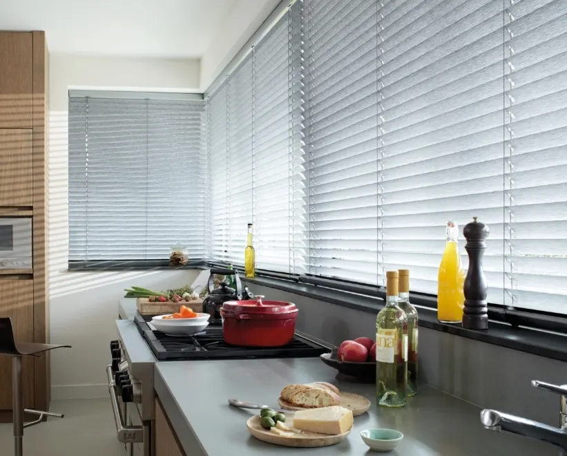 Jalousie in der Küche von Solan Sonnenschutz